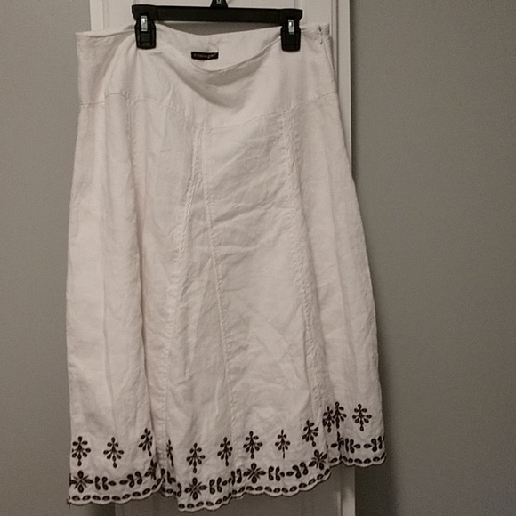 skirt - Picture 1 of 3